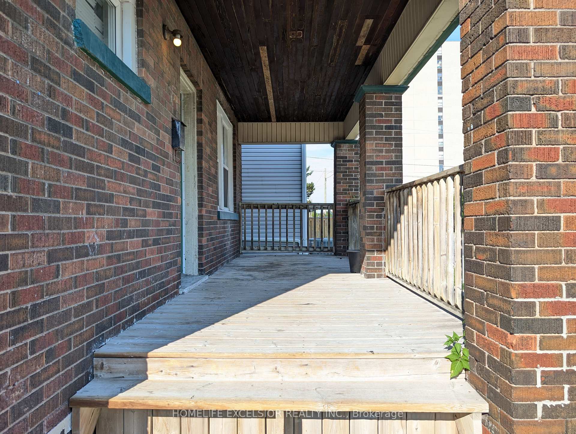 Photo 2 of Unit Upper, 20 Williams Street E, Oshawa, Centennial — HOMEH