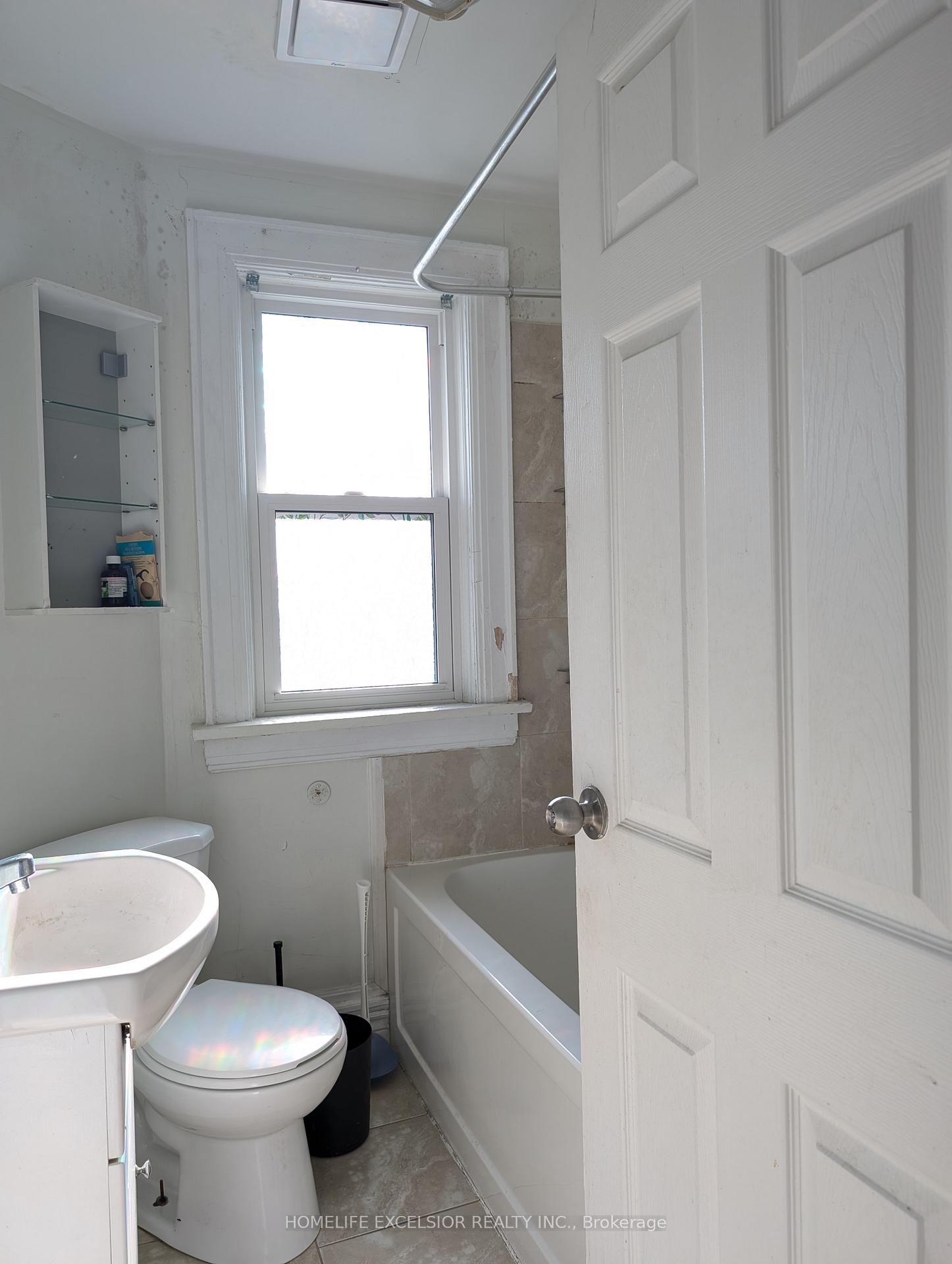 Photo 6 of Unit Upper, 20 Williams Street E, Oshawa, Centennial — HOMEH
