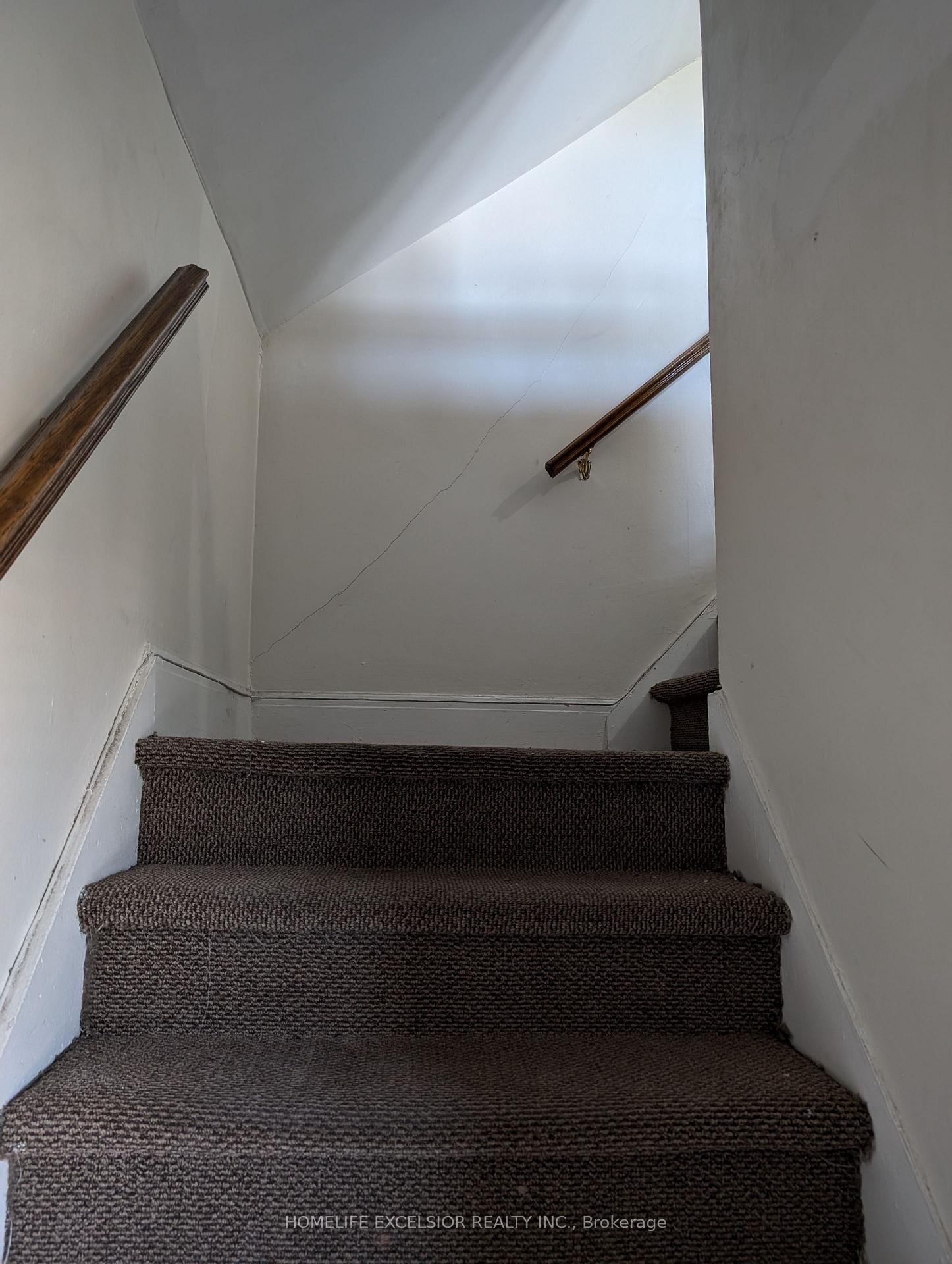 Photo 10 of Unit Upper, 20 Williams Street E, Oshawa, Centennial — HOMEH