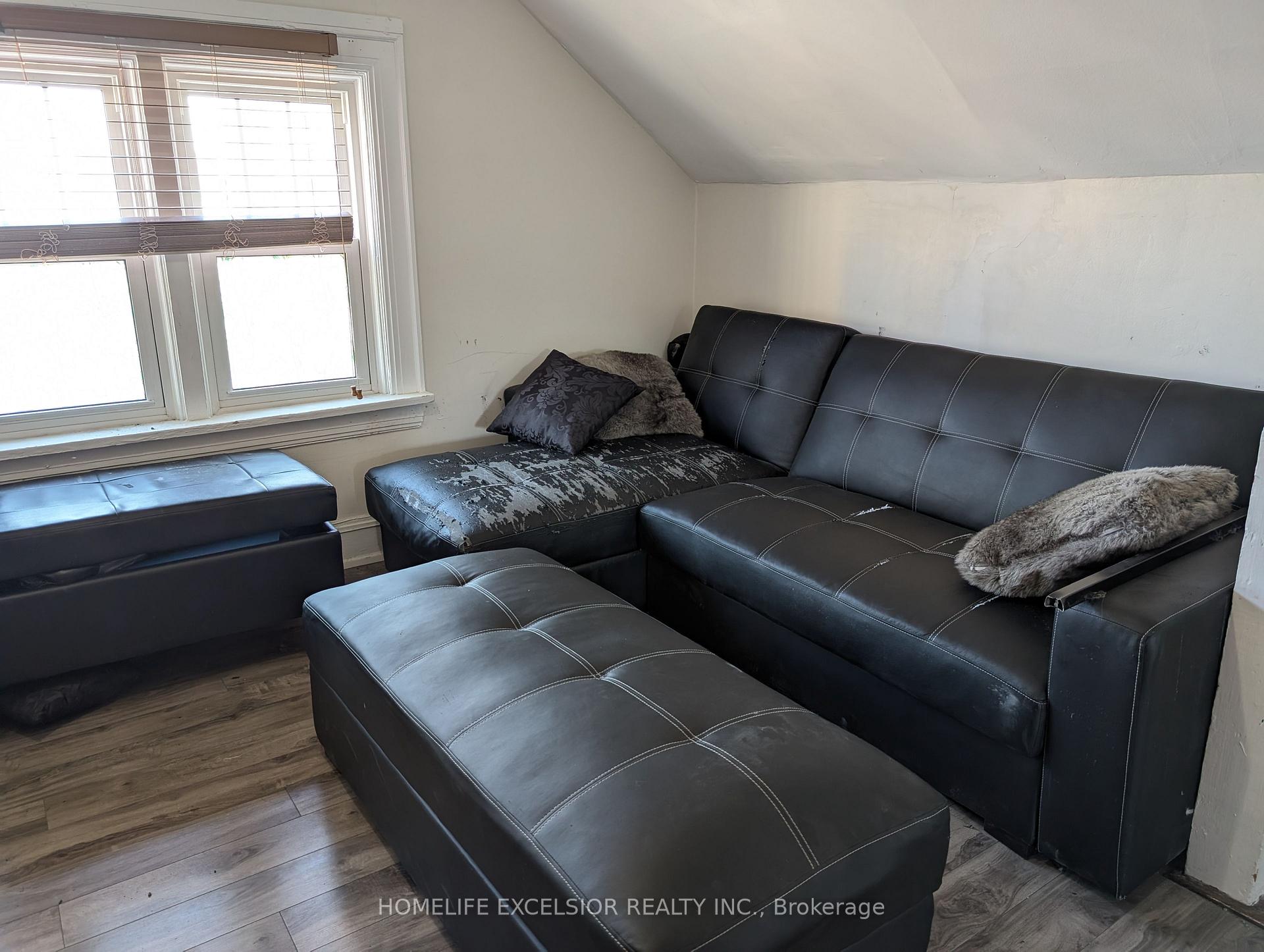 Photo 11 of Unit Upper, 20 Williams Street E, Oshawa, Centennial — HOMEH