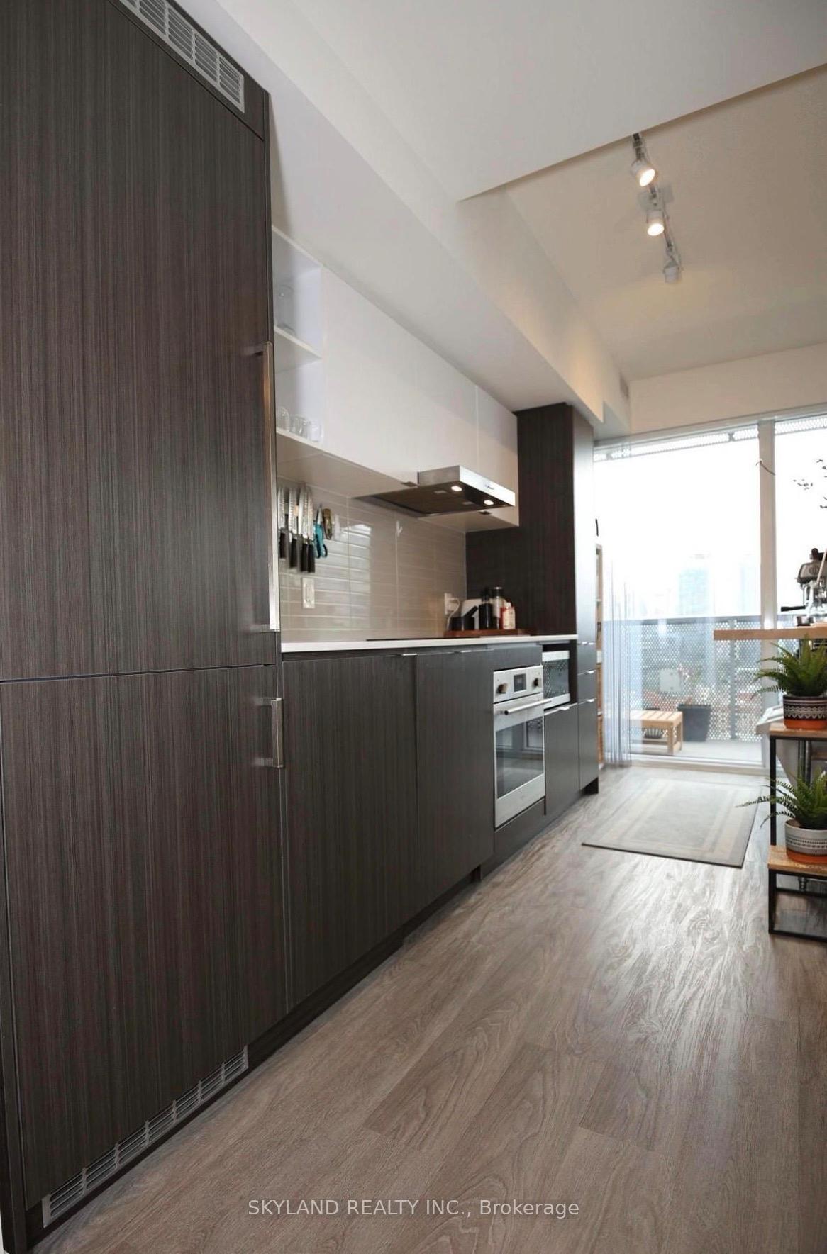 Photo 4 of Unit 2705, 55 Cooper Street, Toronto, Waterfront Communities — HOMEH