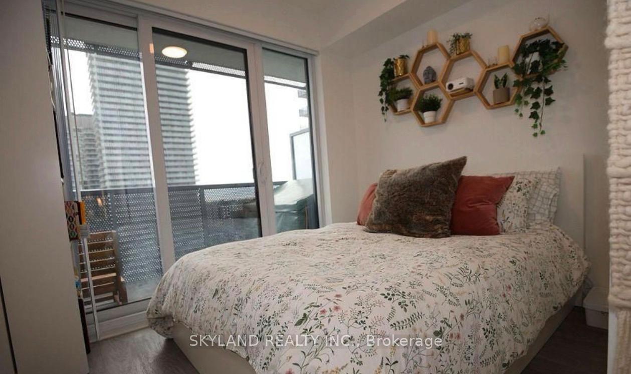 Photo 6 of Unit 2705, 55 Cooper Street, Toronto, Waterfront Communities — HOMEH