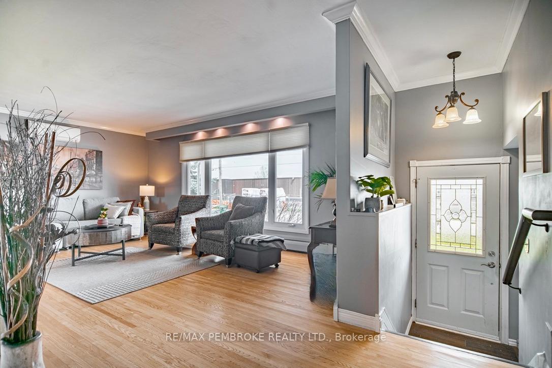 Photo 3 of 282 Clemow Avenue, Pembroke, Pembroke — HOMEH
