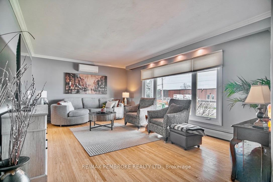 Photo 5 of 282 Clemow Avenue, Pembroke, Pembroke — HOMEH