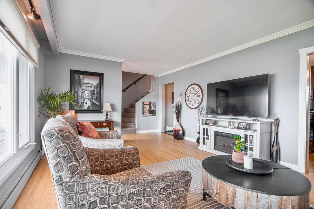 Photo 6 of 282 Clemow Avenue, Pembroke, Pembroke — HOMEH