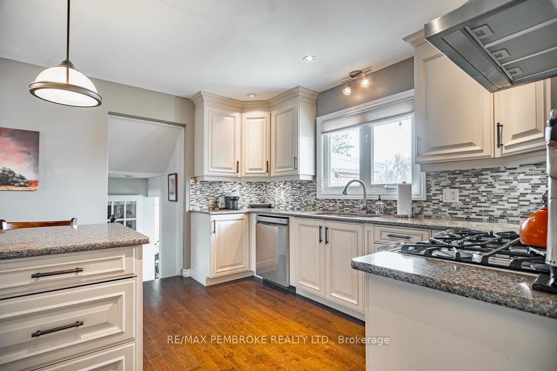Photo 9 of 282 Clemow Avenue, Pembroke, Pembroke — HOMEH