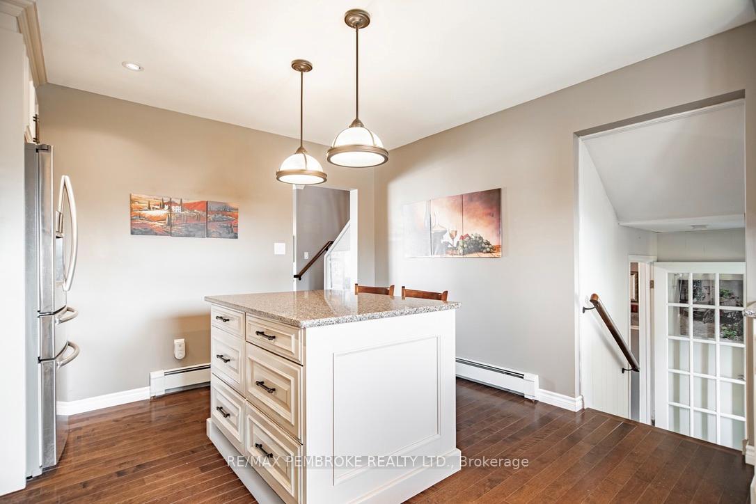 Photo 12 of 282 Clemow Avenue, Pembroke, Pembroke — HOMEH