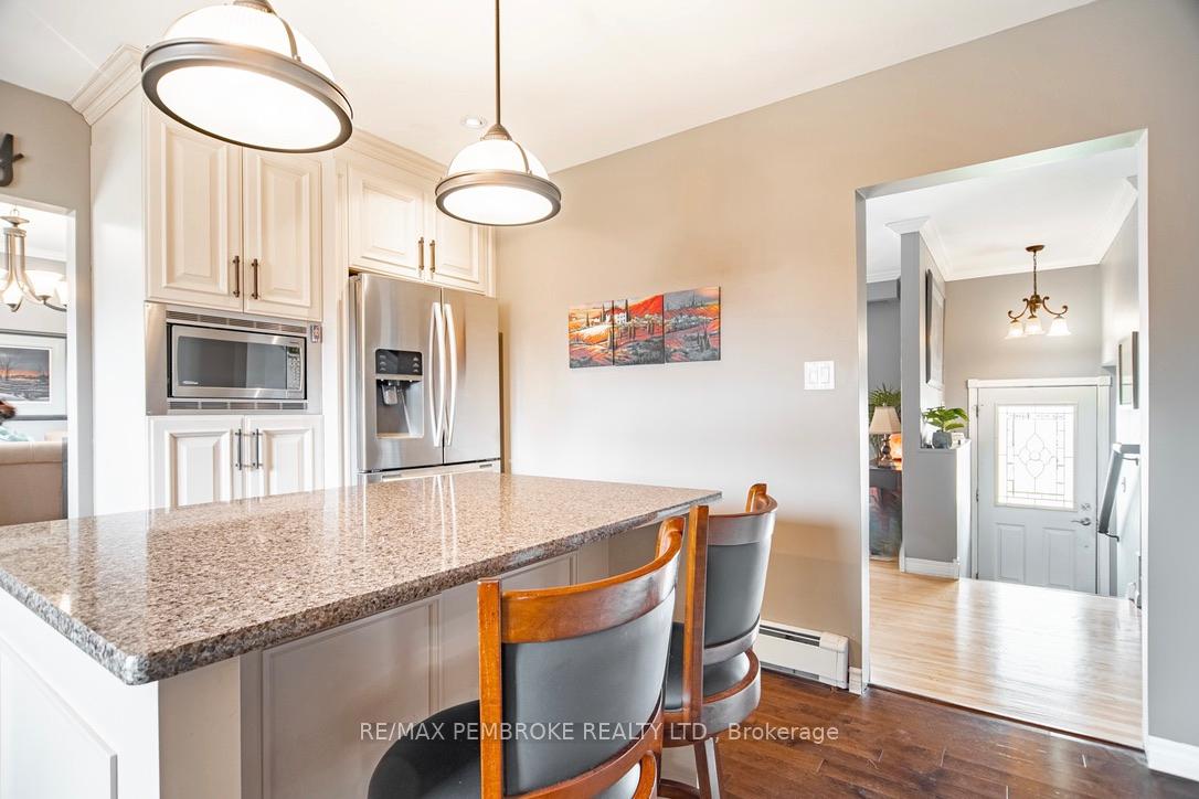 Photo 13 of 282 Clemow Avenue, Pembroke, Pembroke — HOMEH