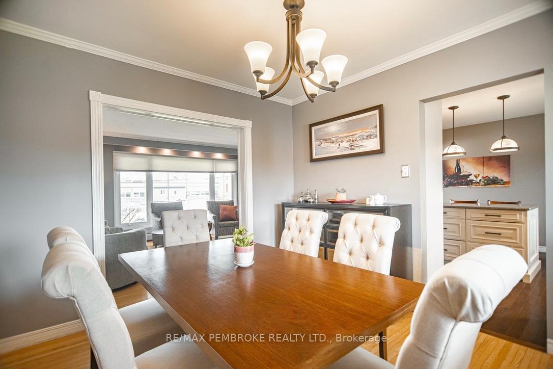 Photo 16 of 282 Clemow Avenue, Pembroke, Pembroke — HOMEH