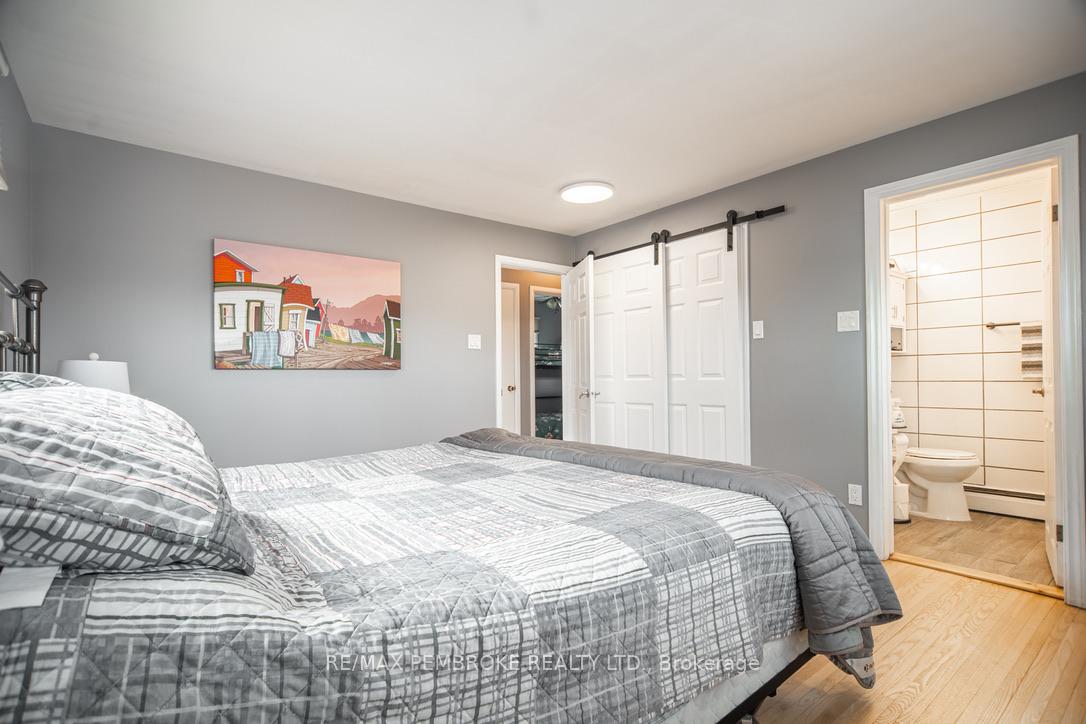 Photo 18 of 282 Clemow Avenue, Pembroke, Pembroke — HOMEH