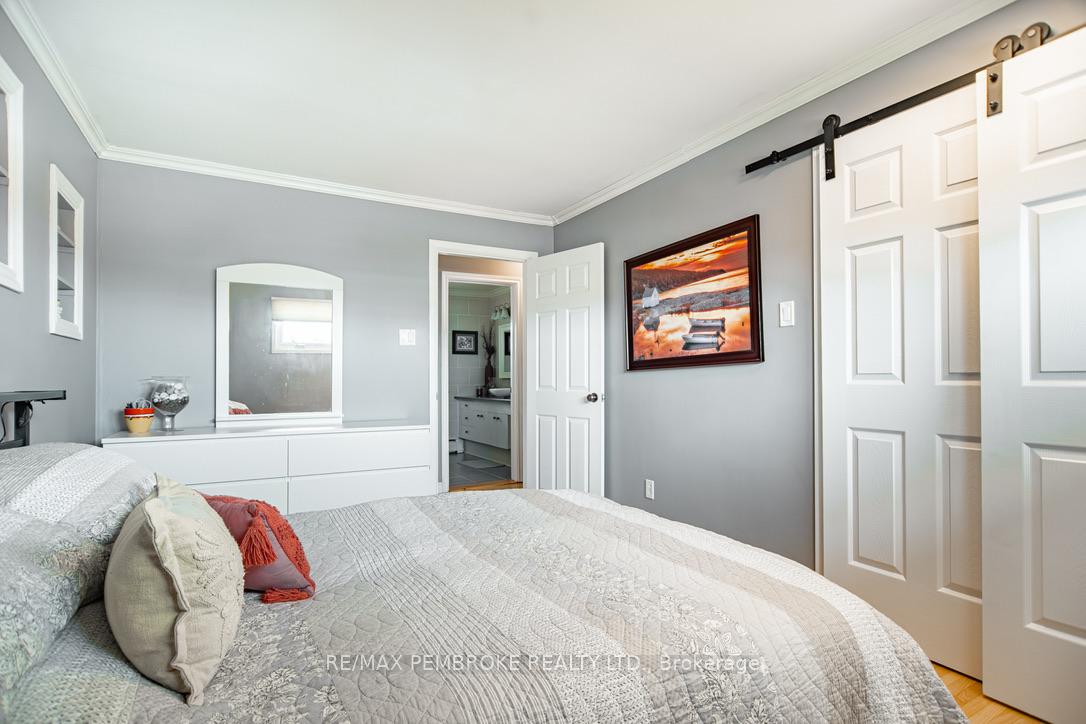 Photo 22 of 282 Clemow Avenue, Pembroke, Pembroke — HOMEH