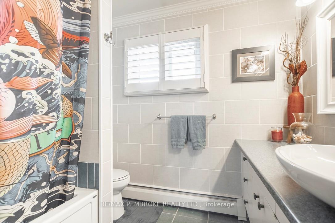 Photo 23 of 282 Clemow Avenue, Pembroke, Pembroke — HOMEH