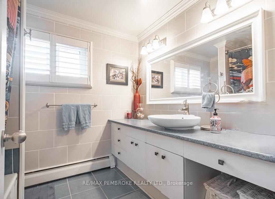 Photo 24 of 282 Clemow Avenue, Pembroke, Pembroke — HOMEH