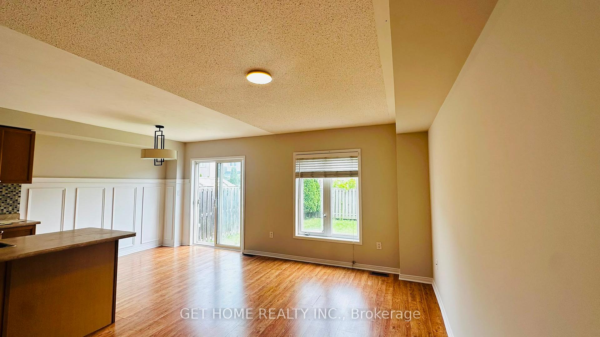 Photo 3 of 114 Bettina Place, Whitby, Rolling Acres — HOMEH