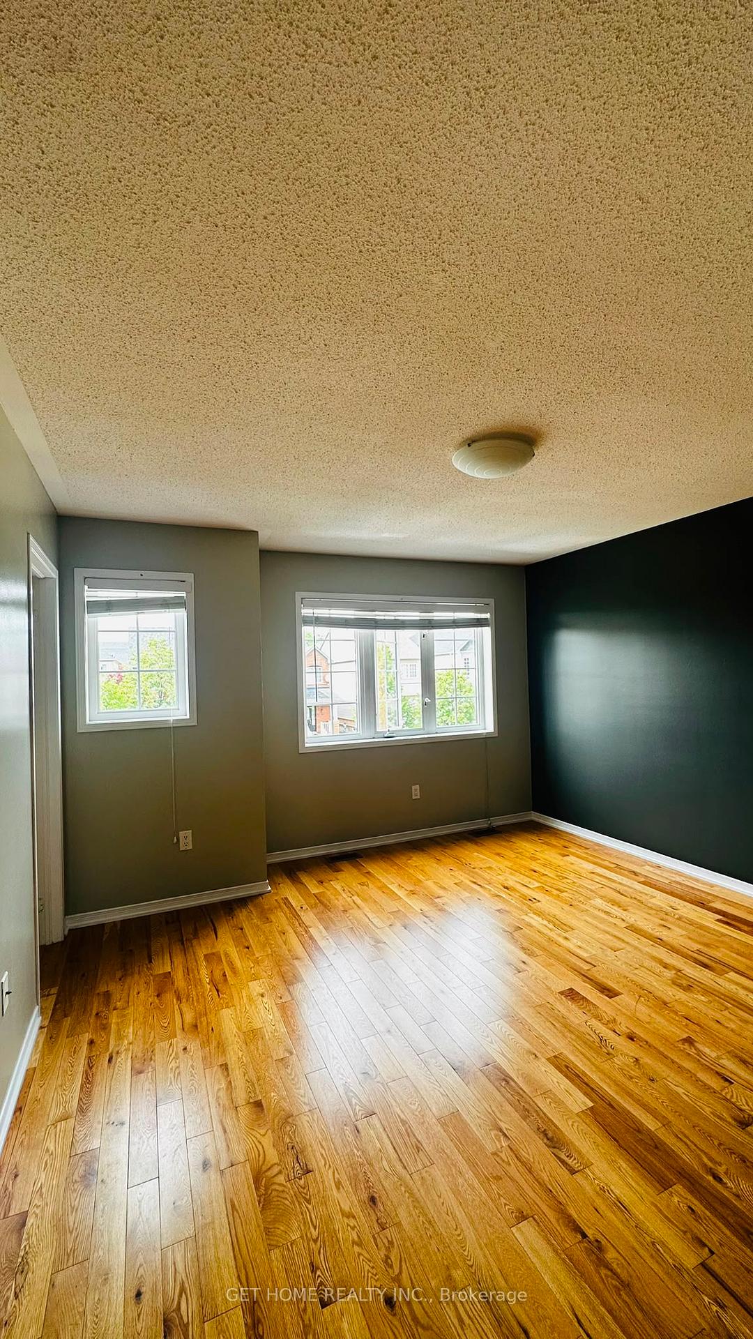 Photo 9 of 114 Bettina Place, Whitby, Rolling Acres — HOMEH