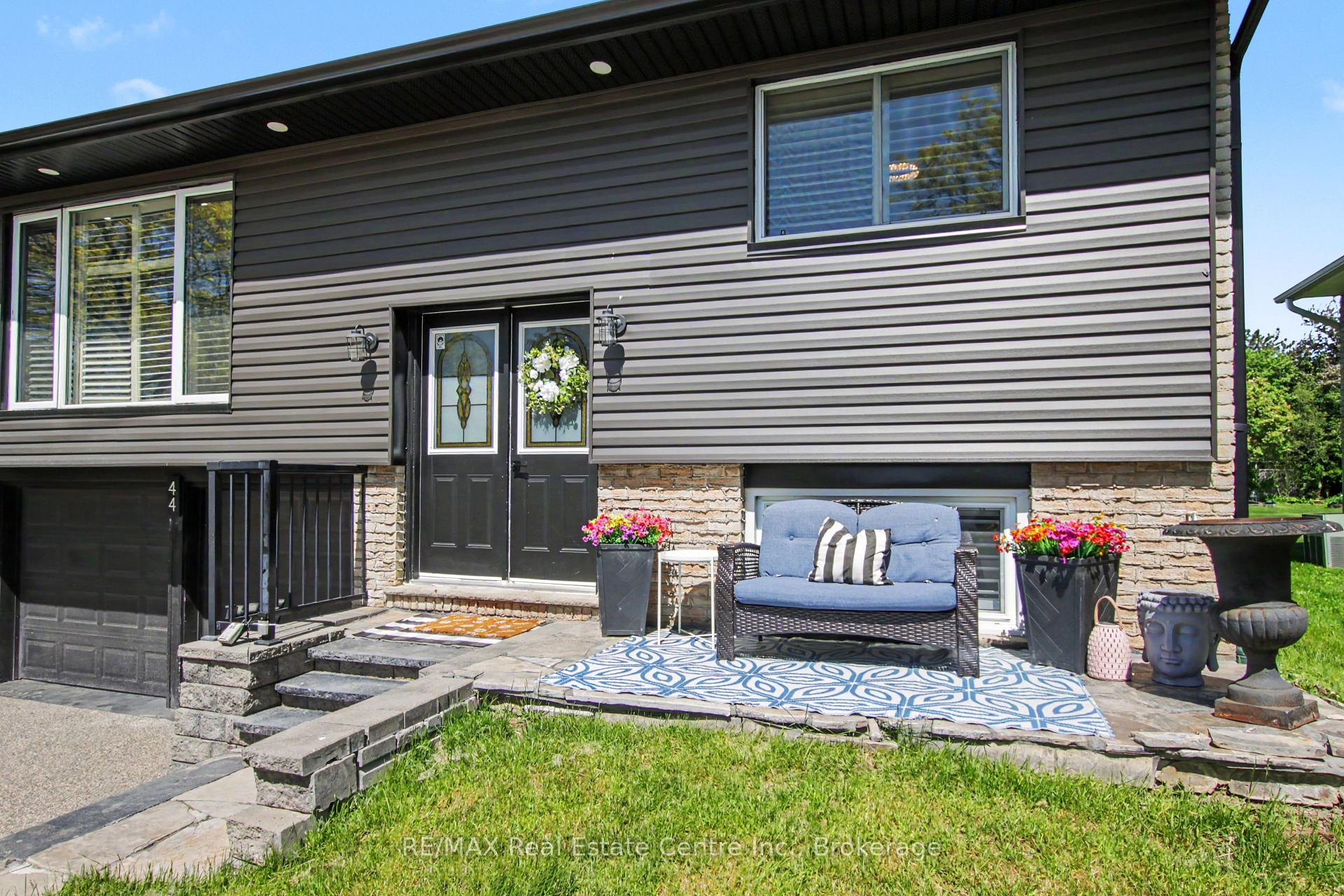 Photo 6 of 44 Oakhurst Crescent N, Kitchener, Grand River North — HOMEH