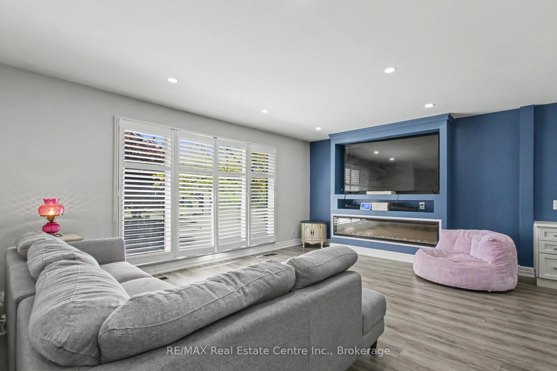 Photo 9 of 44 Oakhurst Crescent N, Kitchener, Grand River North — HOMEH