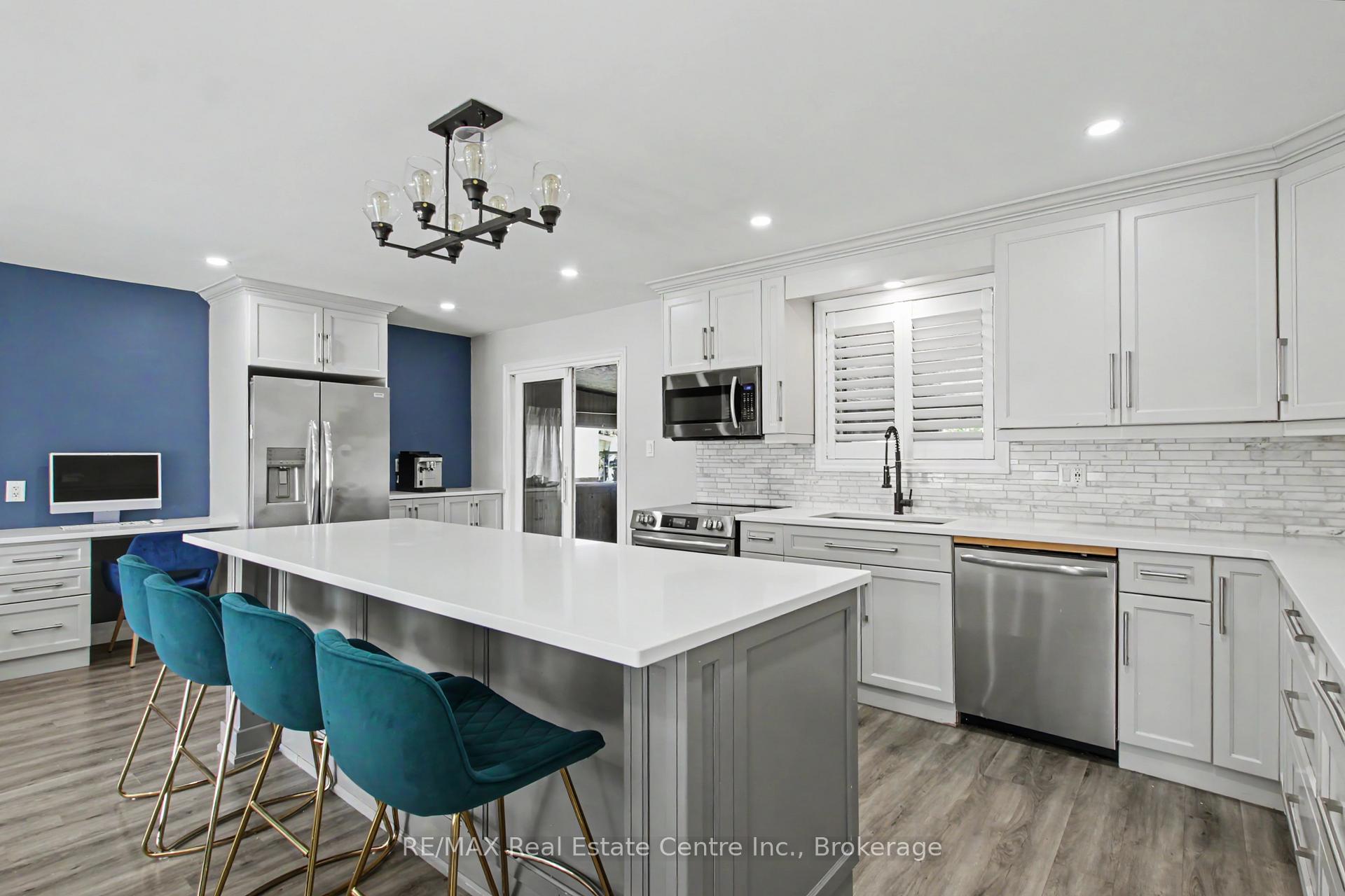 Photo 15 of 44 Oakhurst Crescent N, Kitchener, Grand River North — HOMEH
