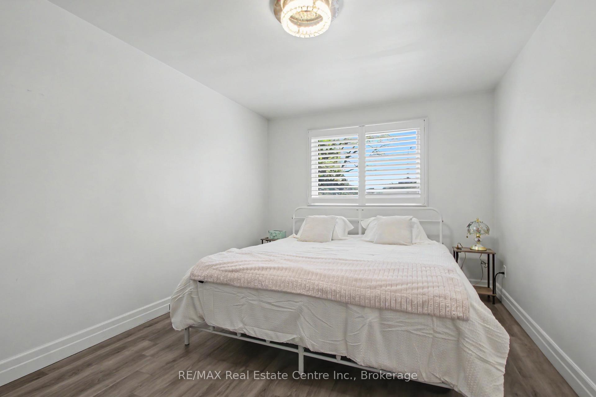 Photo 19 of 44 Oakhurst Crescent N, Kitchener, Grand River North — HOMEH