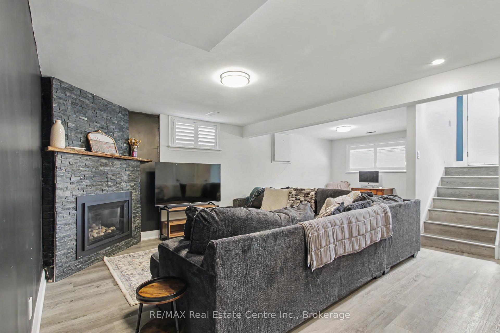 Photo 26 of 44 Oakhurst Crescent N, Kitchener, Grand River North — HOMEH