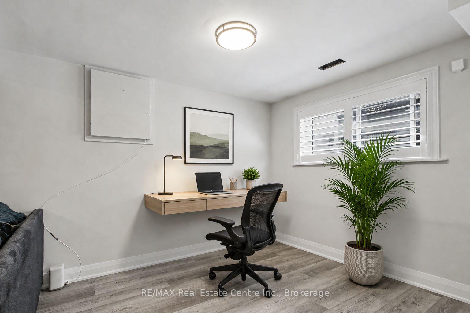 Photo 27 of 44 Oakhurst Crescent N, Kitchener, Grand River North — HOMEH