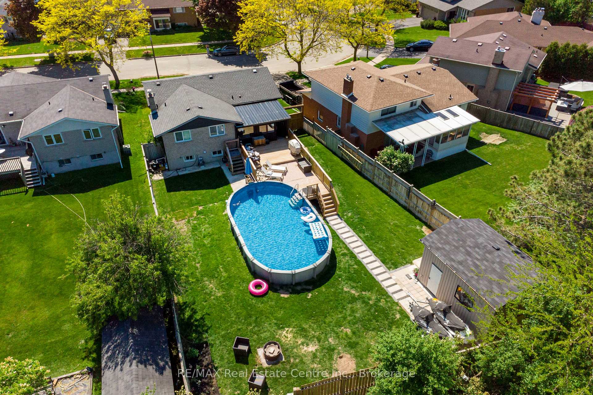 Photo 39 of 44 Oakhurst Crescent N, Kitchener, Grand River North — HOMEH