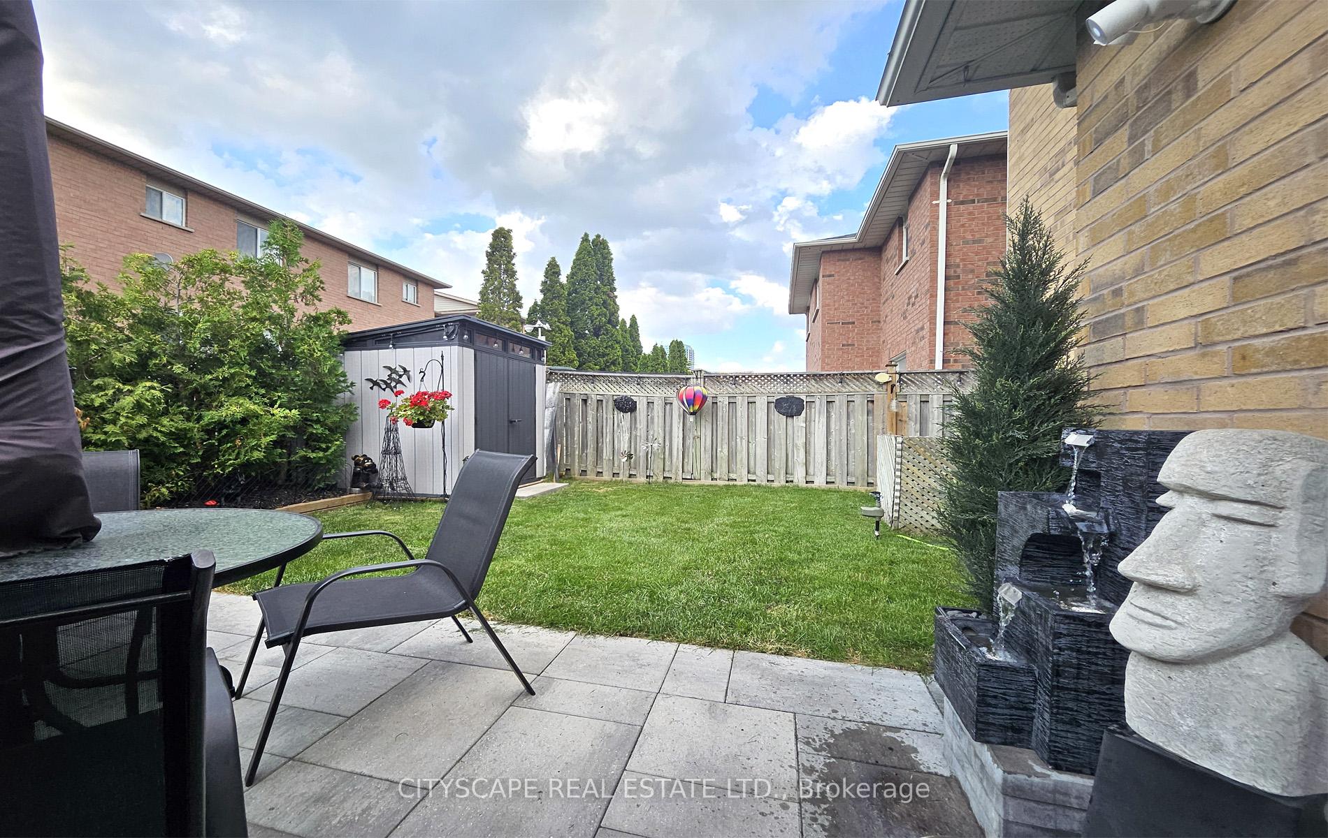 Photo 16 of 22 Windom Road, Toronto, Flemingdon Park — HOMEH
