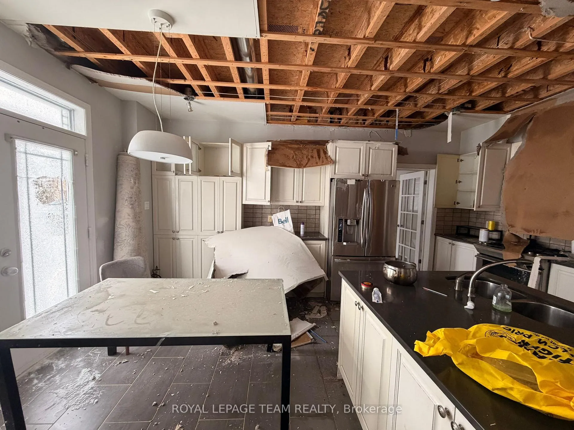 Photo 10 of 300 Fairlakes Way, Ottawa, Avalon East — HOMEH
