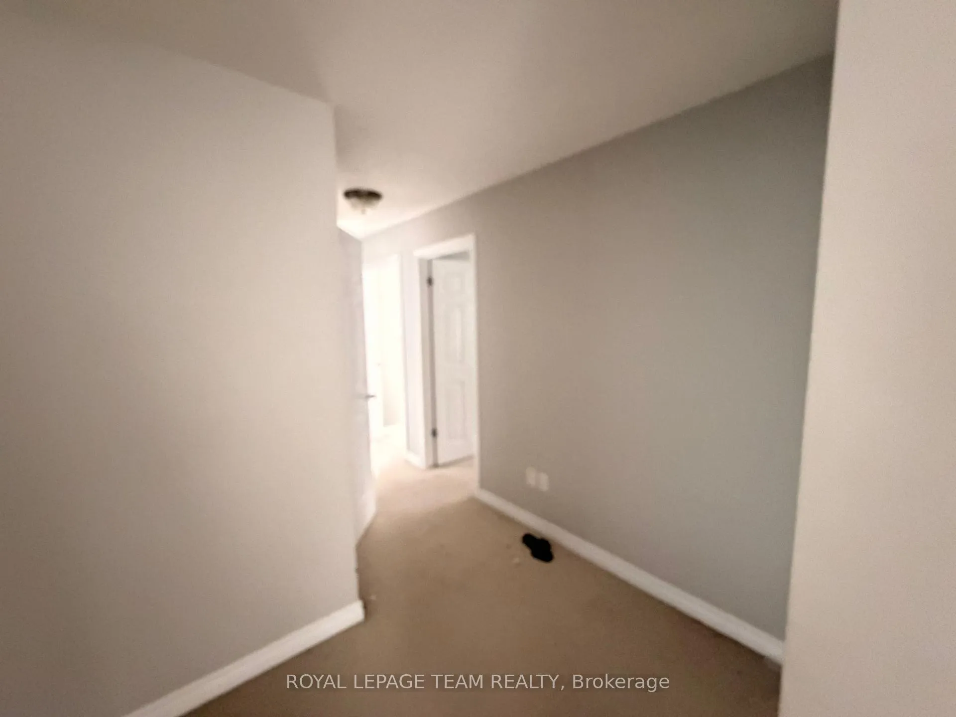 Photo 13 of 300 Fairlakes Way, Ottawa, Avalon East — HOMEH