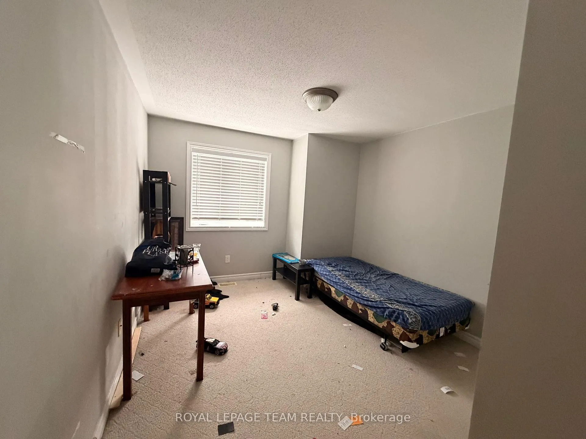 Photo 15 of 300 Fairlakes Way, Ottawa, Avalon East — HOMEH