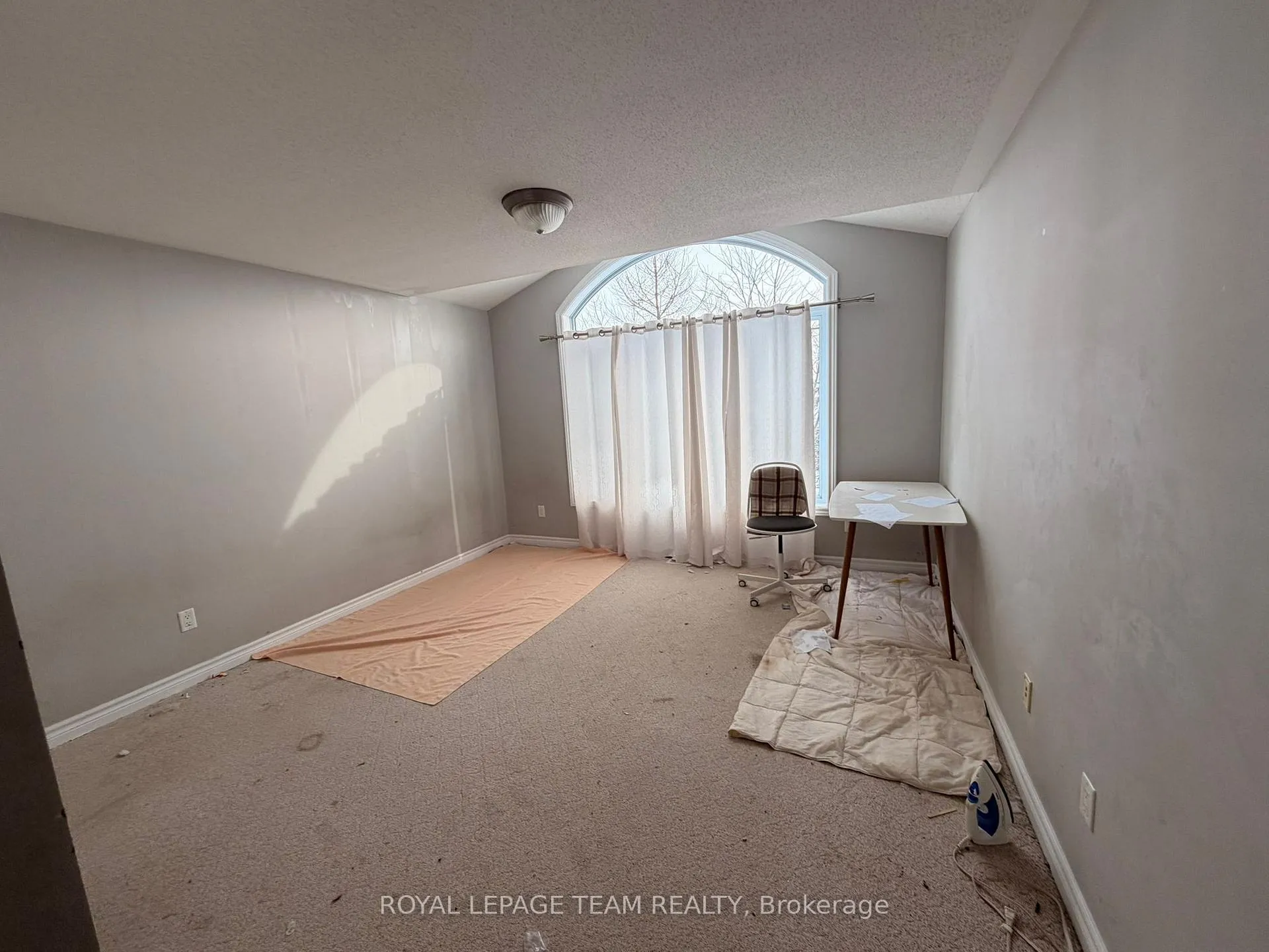 Photo 16 of 300 Fairlakes Way, Ottawa, Avalon East — HOMEH