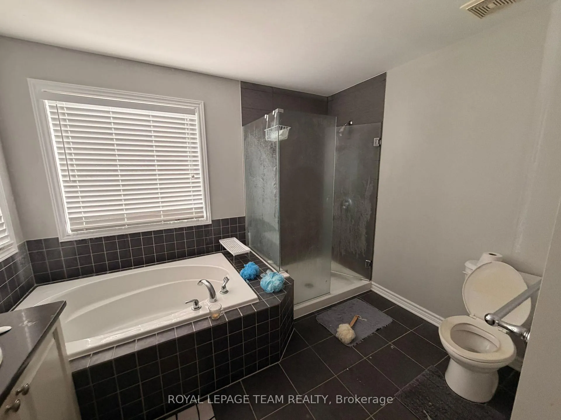 Photo 21 of 300 Fairlakes Way, Ottawa, Avalon East — HOMEH