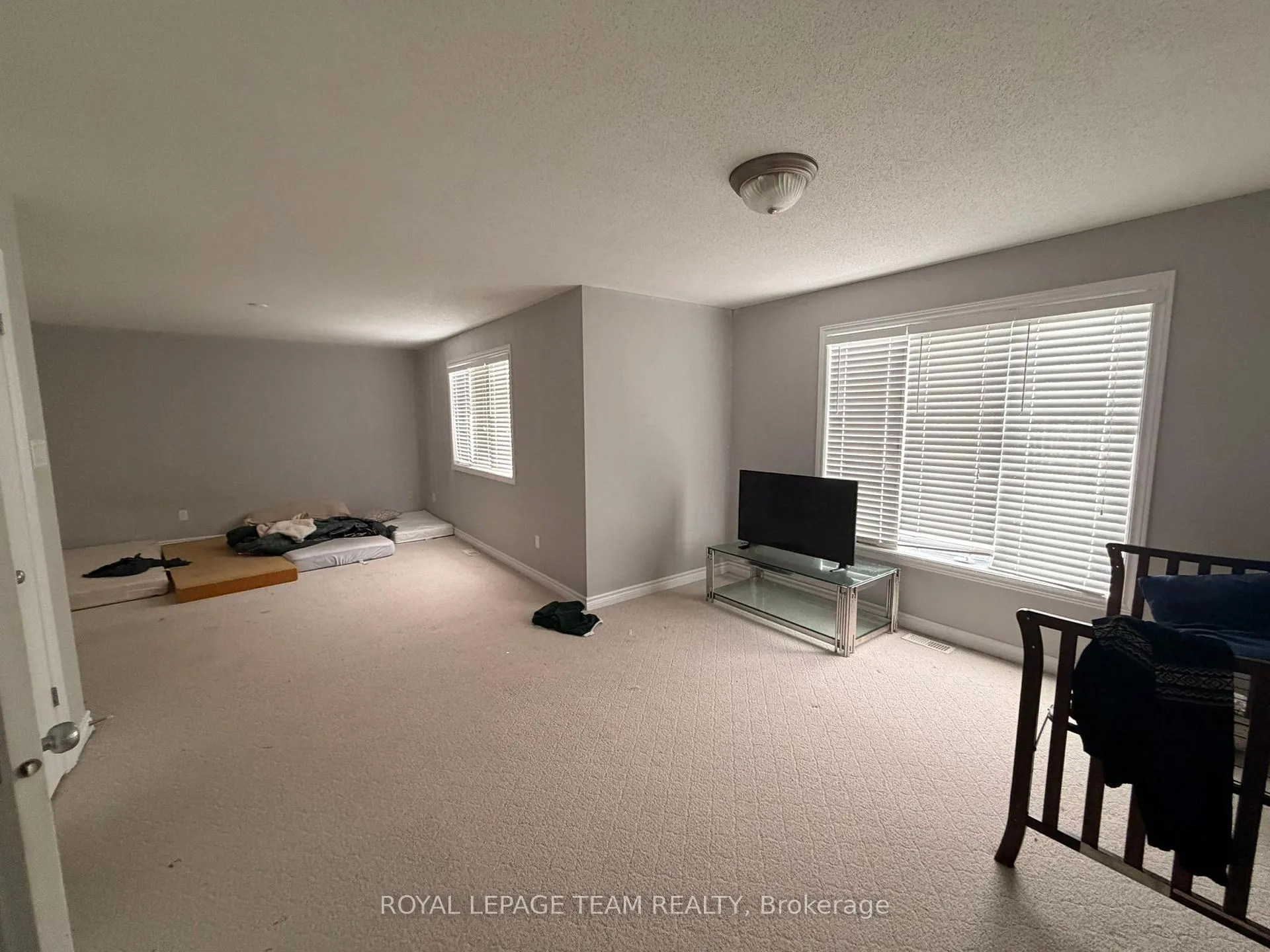 Photo 22 of 300 Fairlakes Way, Ottawa, Avalon East — HOMEH