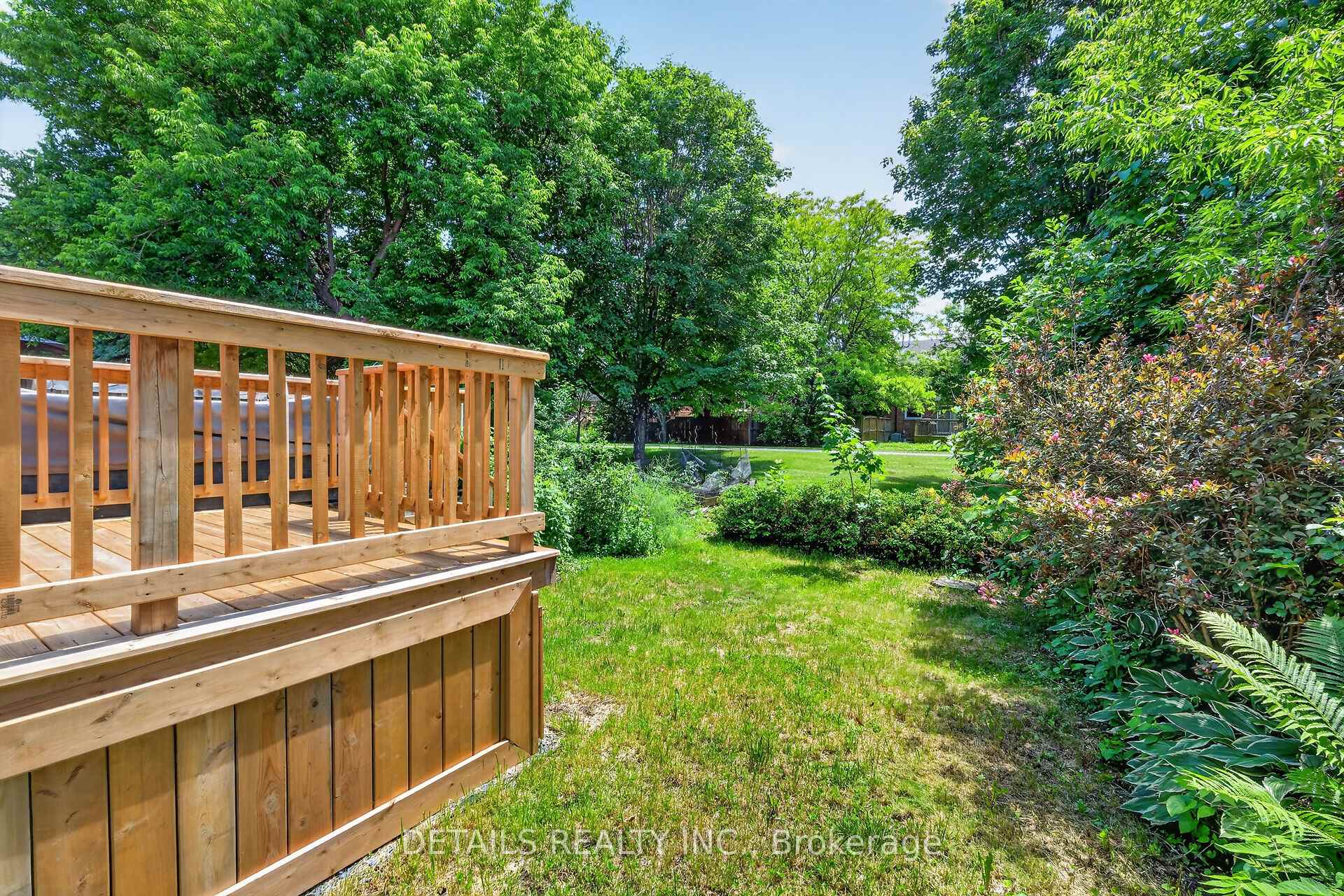 Photo 39 of 122 Ashpark Crescent, Ottawa, Hunt Club Park/Greenboro — HOMEH