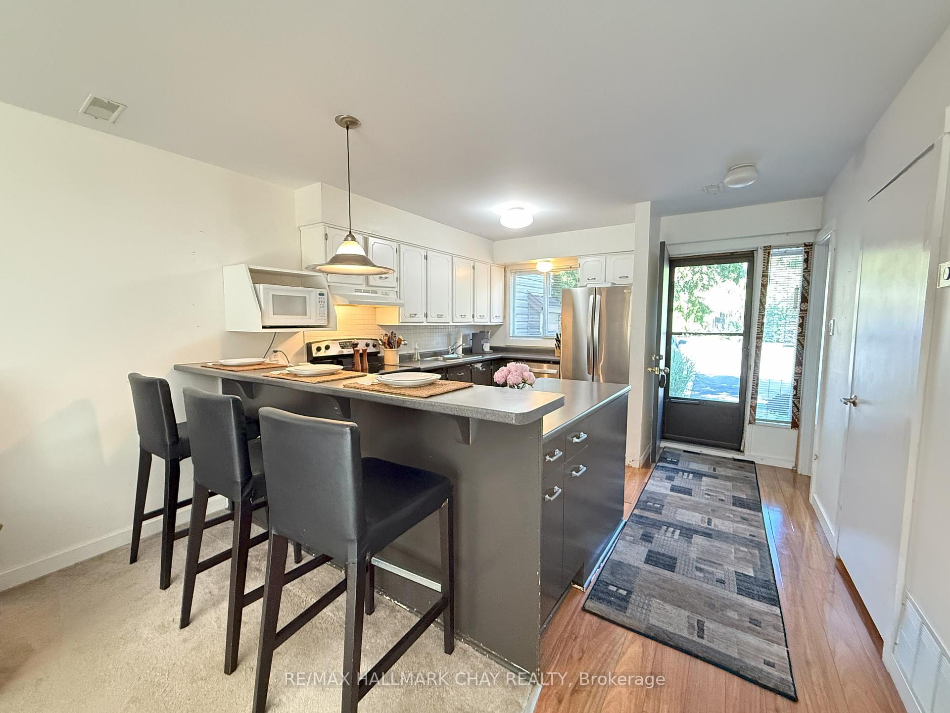 Photo 3 of Unit 18, 128 Escarpment Crescent, Collingwood — HOMEH