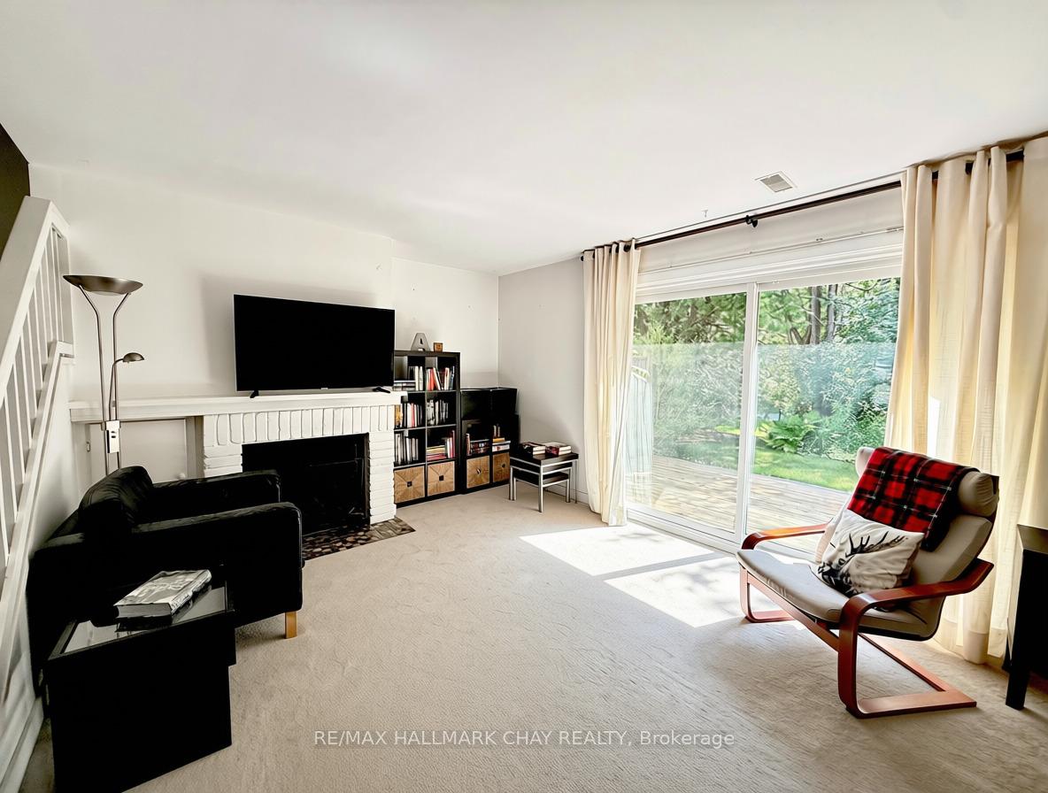 Photo 4 of Unit 18, 128 Escarpment Crescent, Collingwood — HOMEH