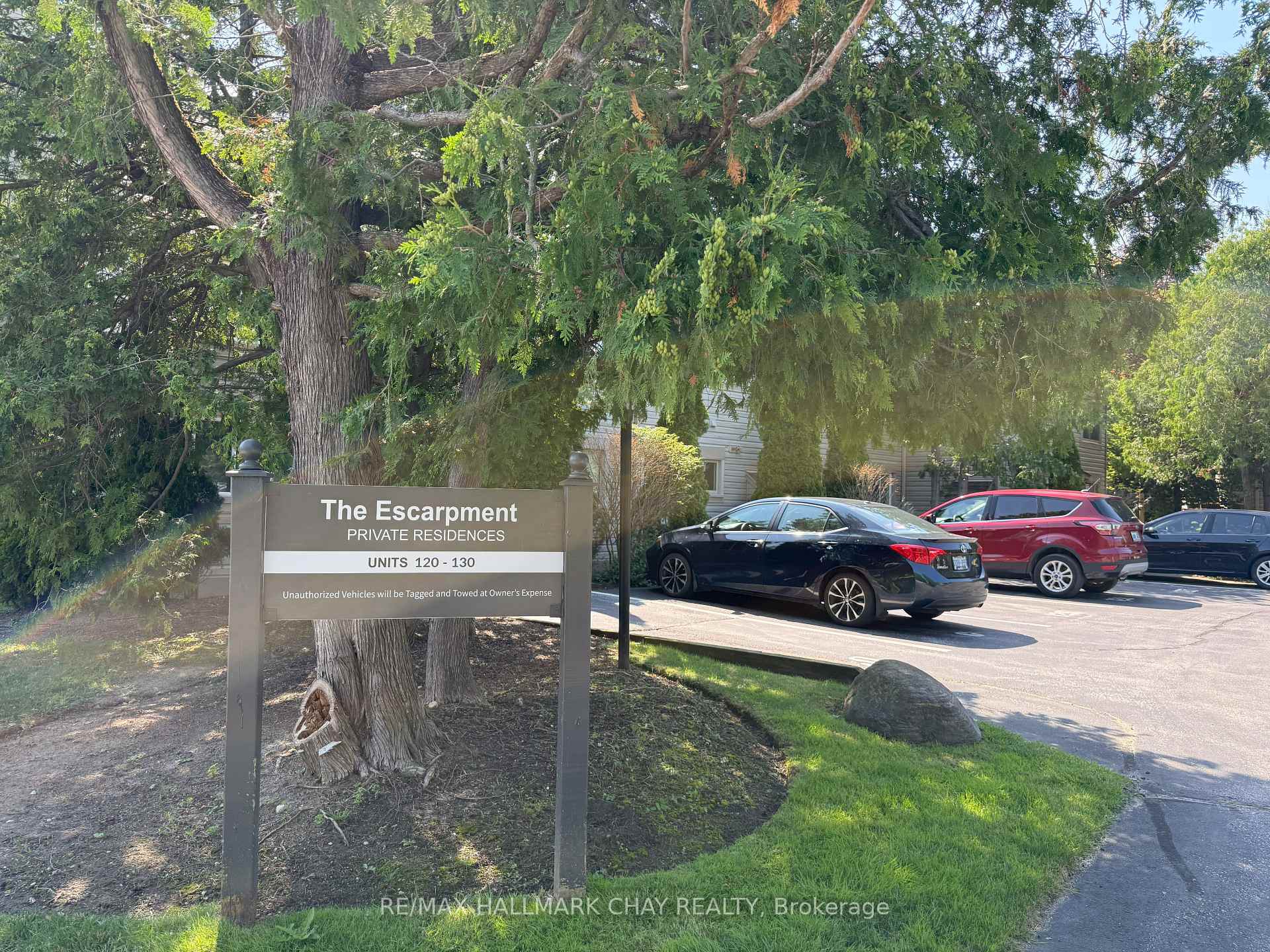 Photo 17 of Unit 18, 128 Escarpment Crescent, Collingwood — HOMEH