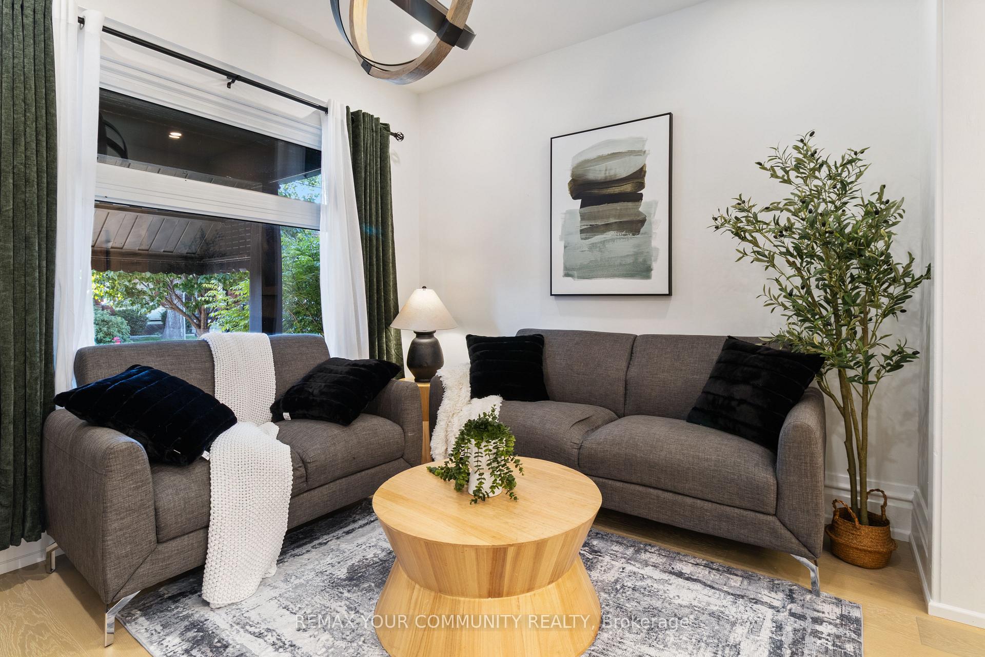 Photo 3 of 184 Stirton Street, Hamilton, Gibson — HOMEH