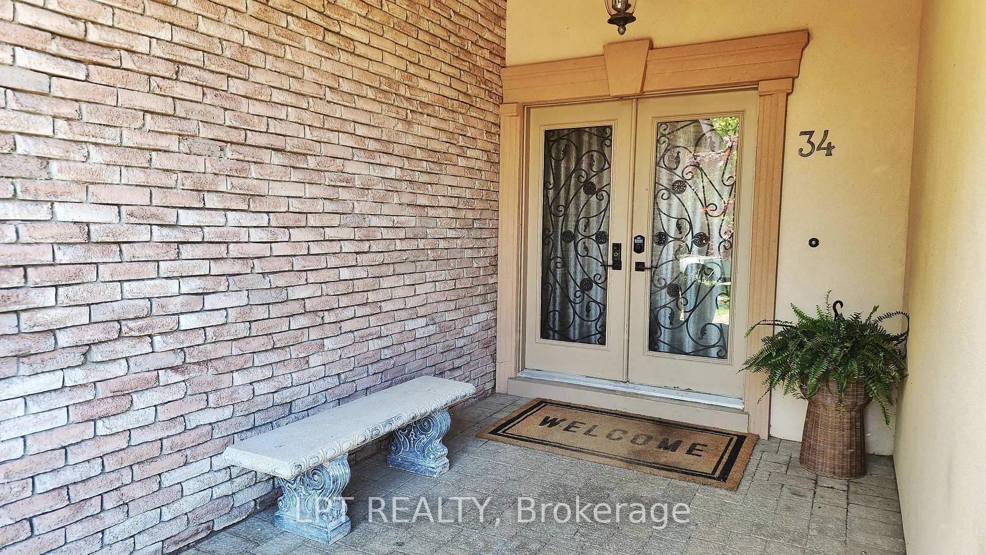Photo 3 of 34 Noam Drive, Barrie, Sunnidale — HOMEH