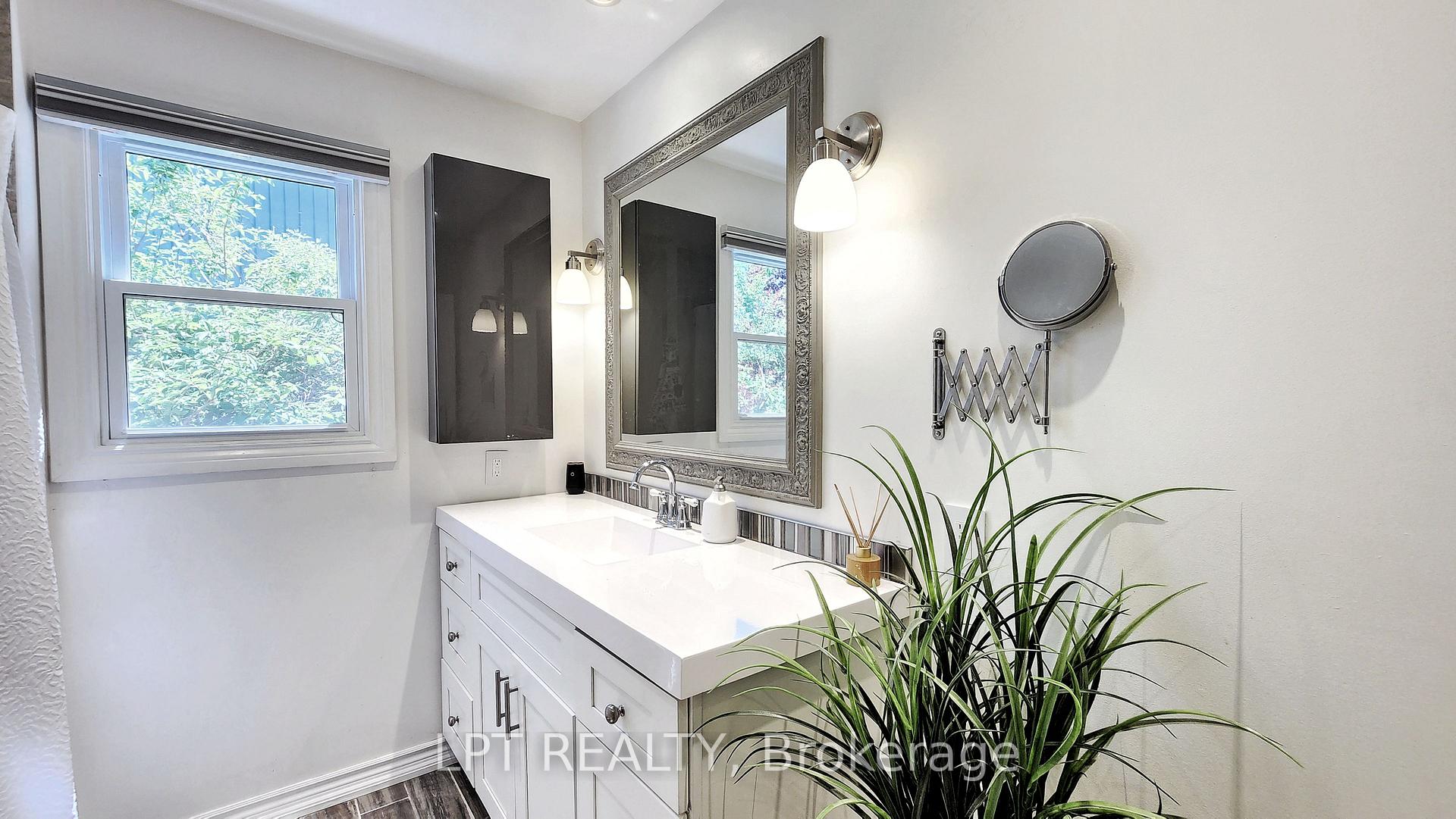 Photo 17 of 34 Noam Drive, Barrie, Sunnidale — HOMEH