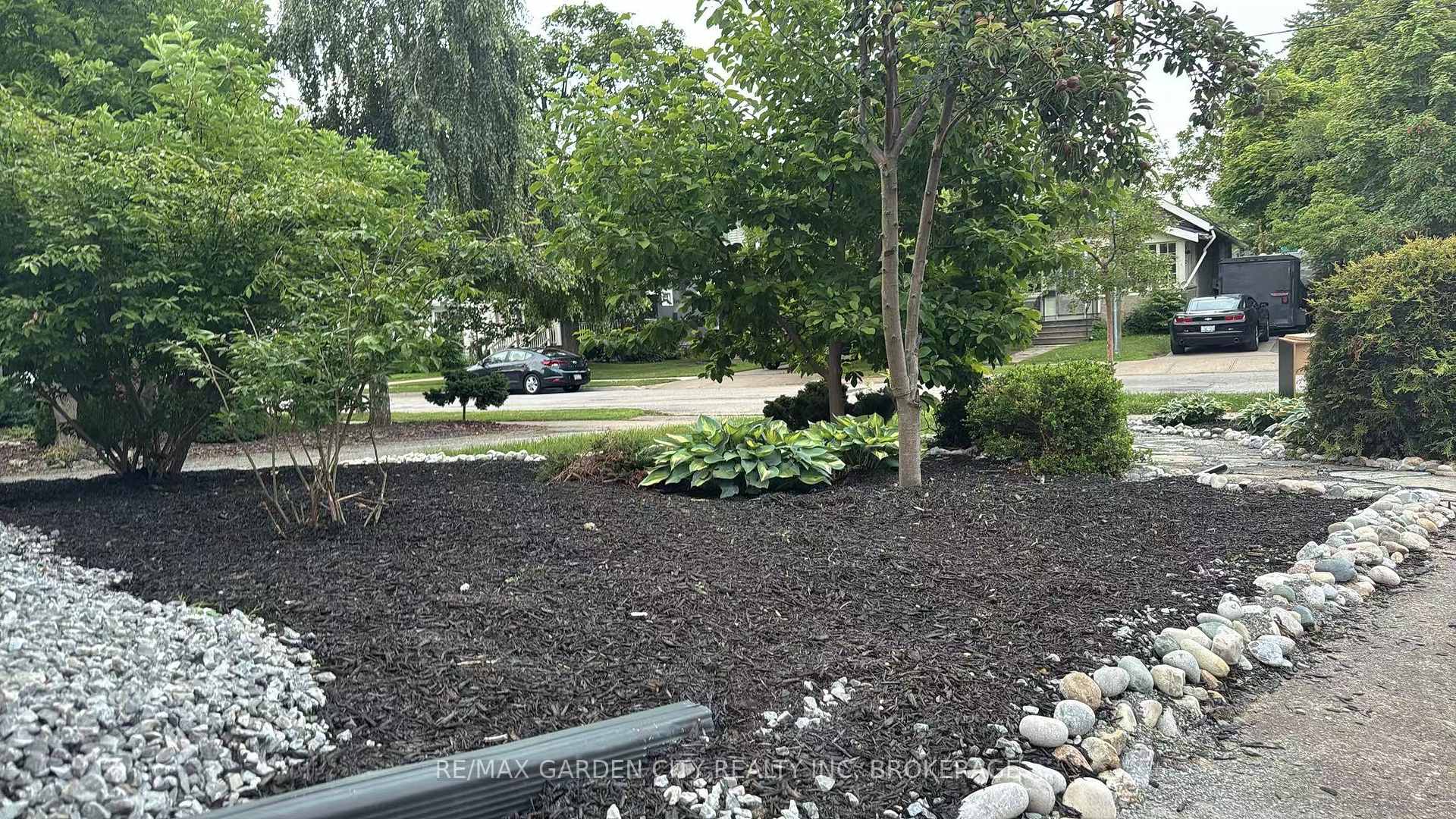 Photo 6 of 56 South Drive, St. Catharines, Old Glenridge — HOMEH