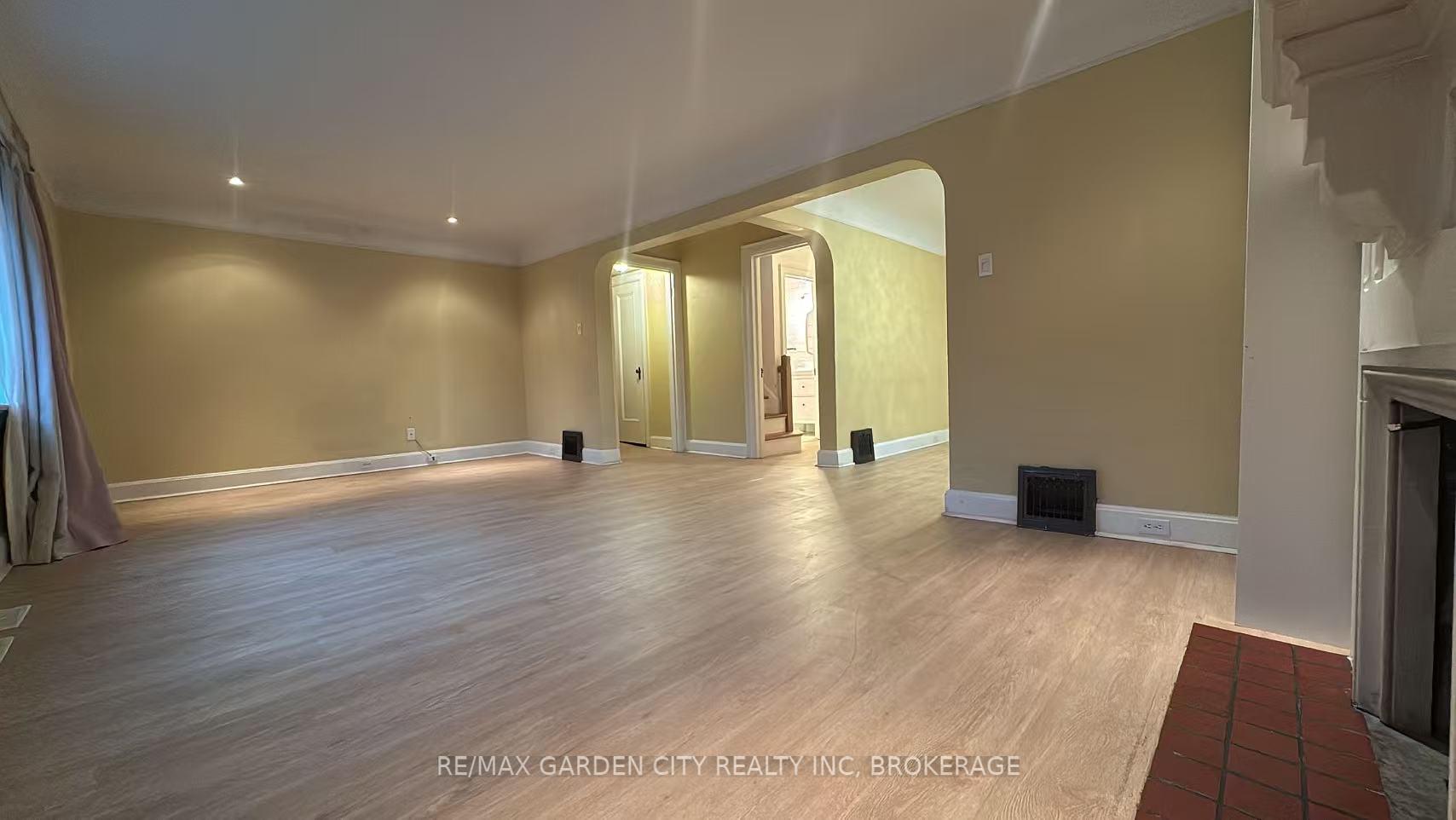 Photo 10 of 56 South Drive, St. Catharines, Old Glenridge — HOMEH
