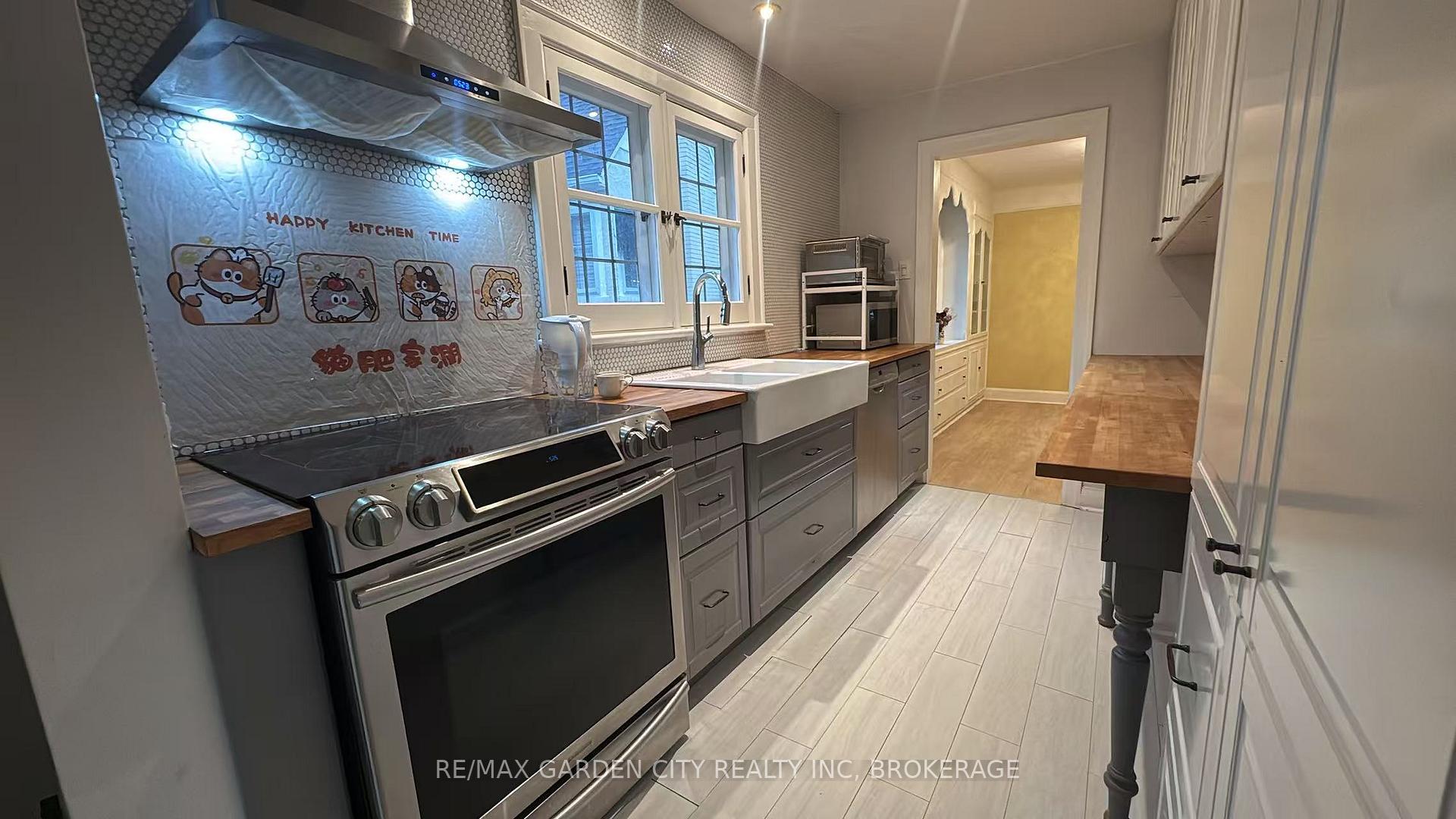 Photo 14 of 56 South Drive, St. Catharines, Old Glenridge — HOMEH
