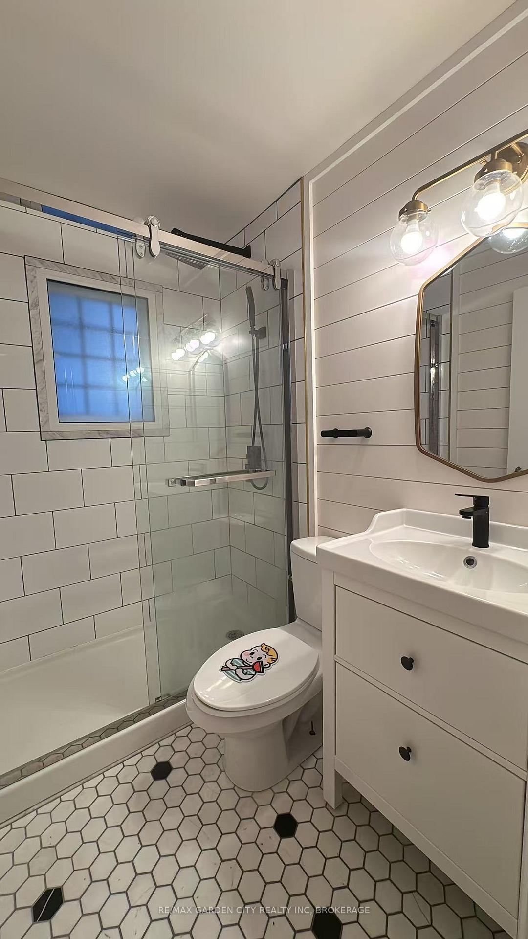 Photo 15 of 56 South Drive, St. Catharines, Old Glenridge — HOMEH