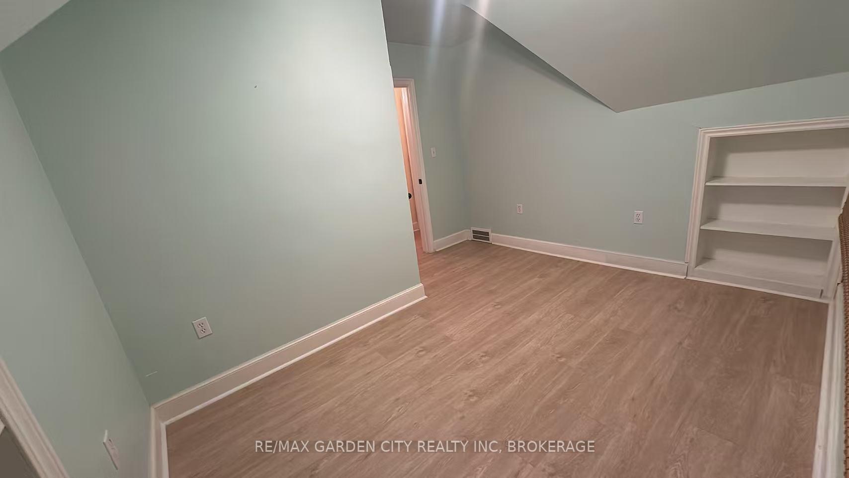 Photo 20 of 56 South Drive, St. Catharines, Old Glenridge — HOMEH