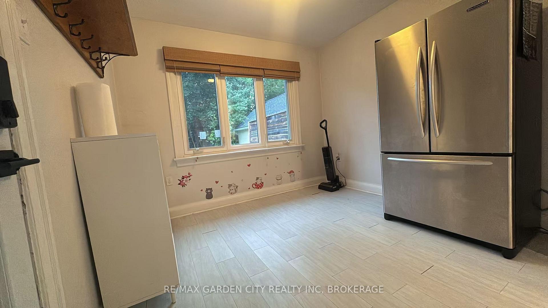Photo 33 of 56 South Drive, St. Catharines, Old Glenridge — HOMEH