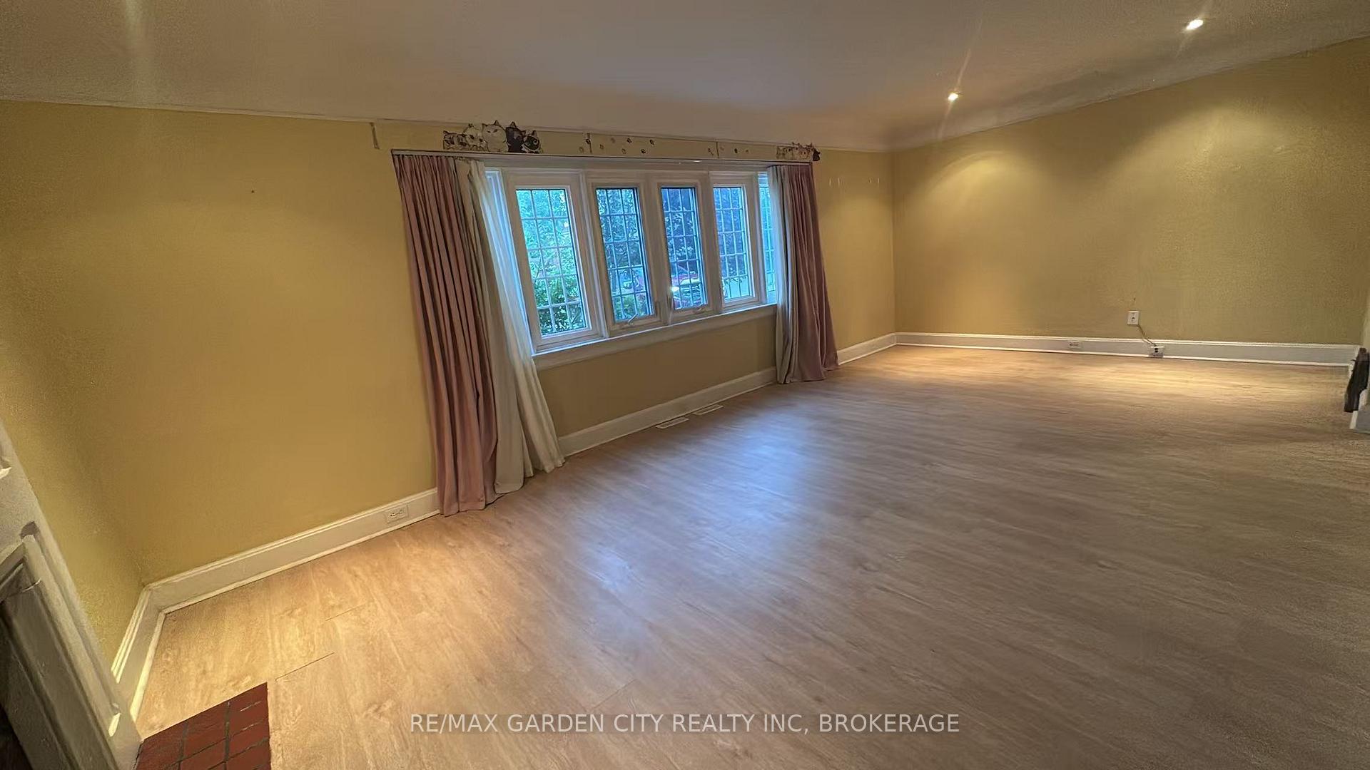 Photo 34 of 56 South Drive, St. Catharines, Old Glenridge — HOMEH
