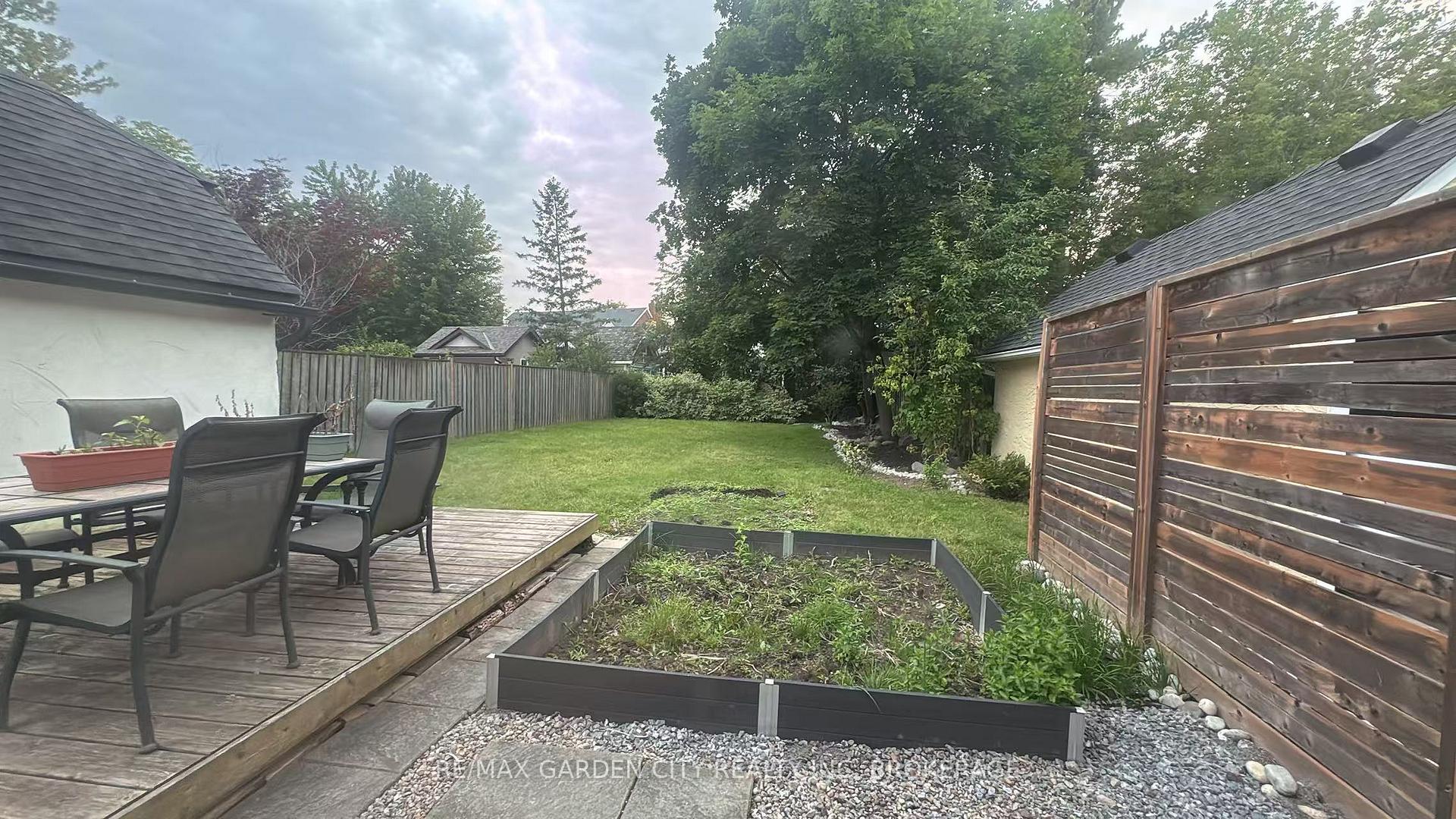 Photo 35 of 56 South Drive, St. Catharines, Old Glenridge — HOMEH