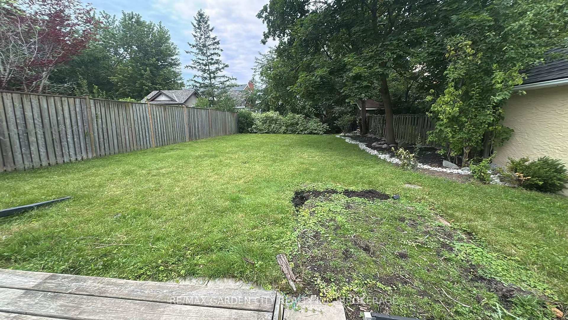 Photo 36 of 56 South Drive, St. Catharines, Old Glenridge — HOMEH