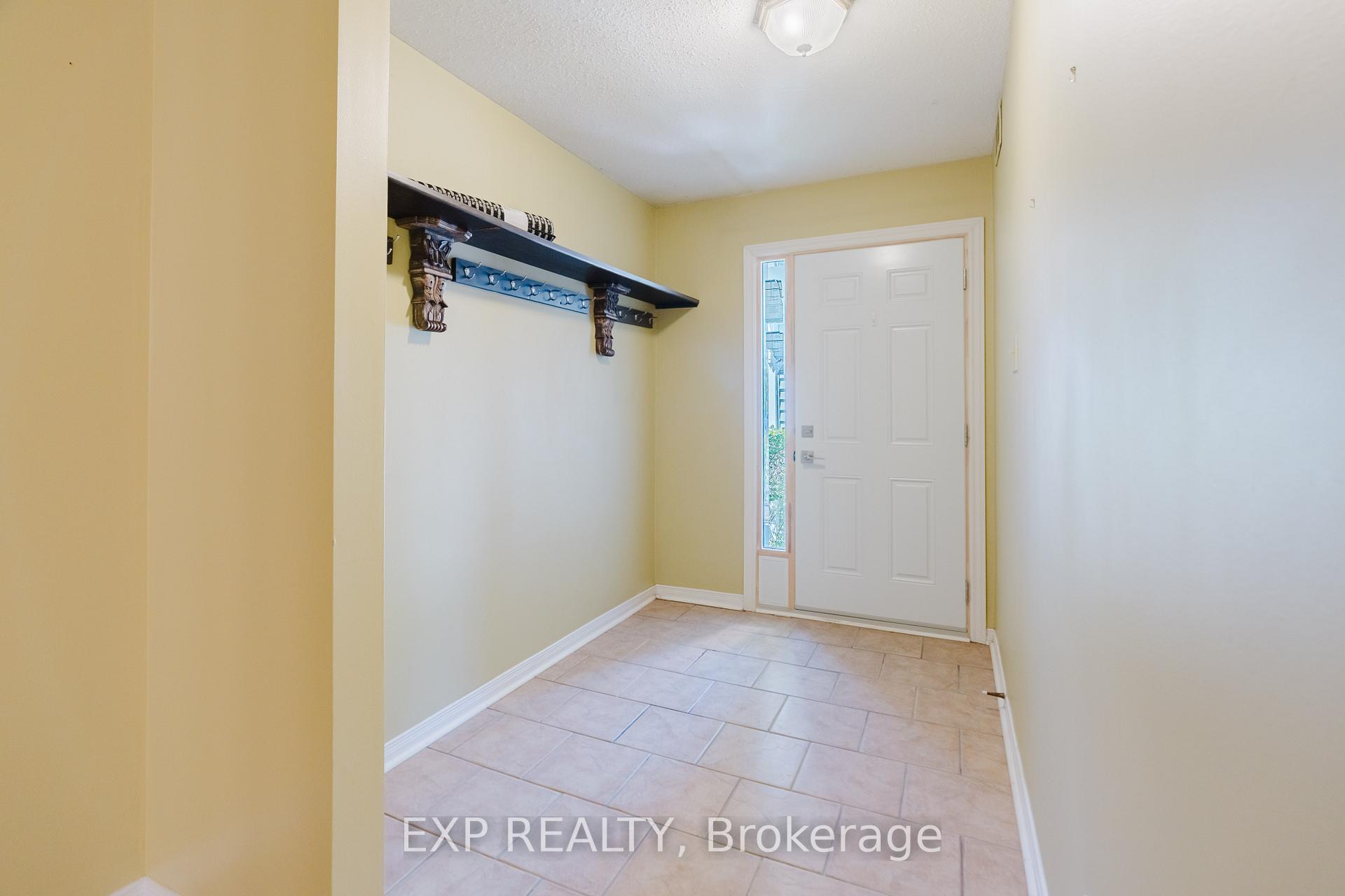 Photo 6 of Unit 29, 6 Forsyth Lane, Ottawa, Crystal Beach — HOMEH